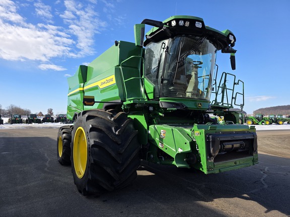 2025 John Deere S7 800 Combine