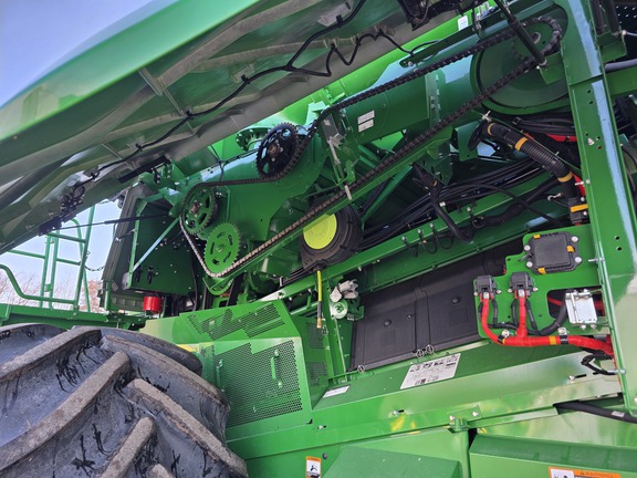 2025 John Deere S7 800 Combine