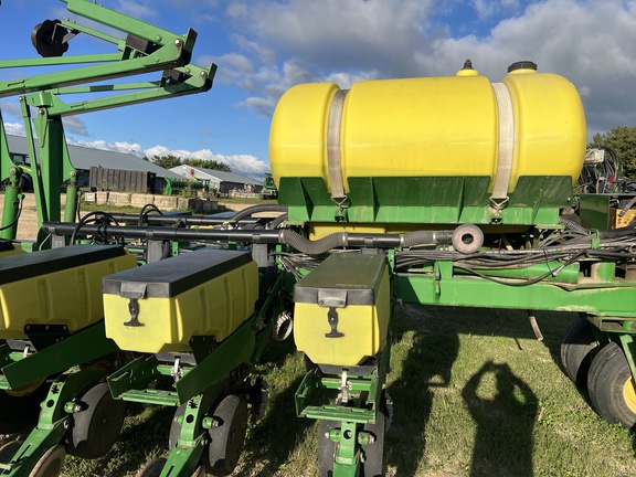 2006 John Deere 1770NT Planter
