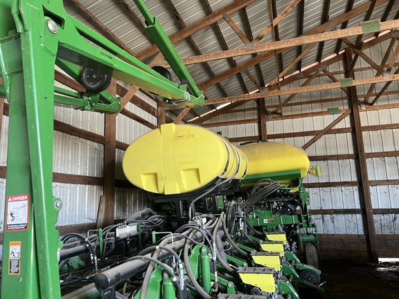 2017 John Deere 1775NT Planter