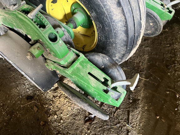 2017 John Deere 1775NT Planter