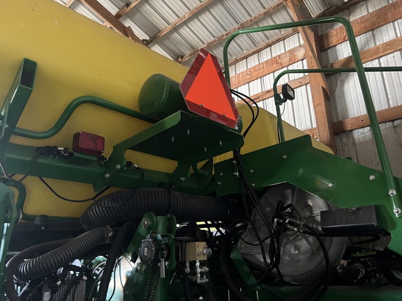 2017 John Deere 1775NT Planter