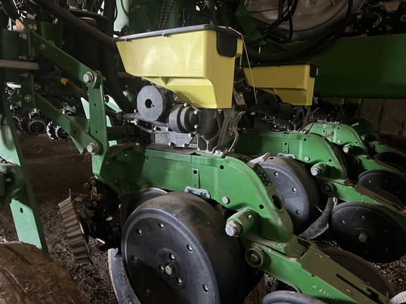 2017 John Deere 1775NT Planter