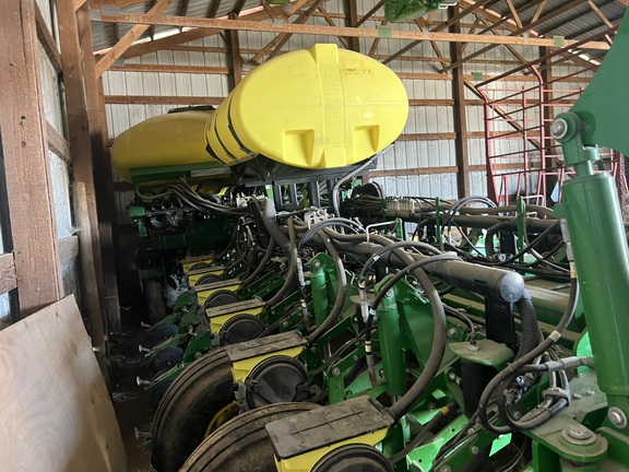 2017 John Deere 1775NT Planter