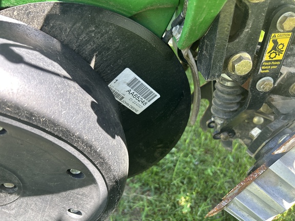2017 John Deere 1775NT Planter