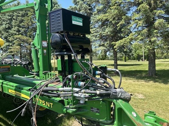 2017 John Deere 1775NT Planter