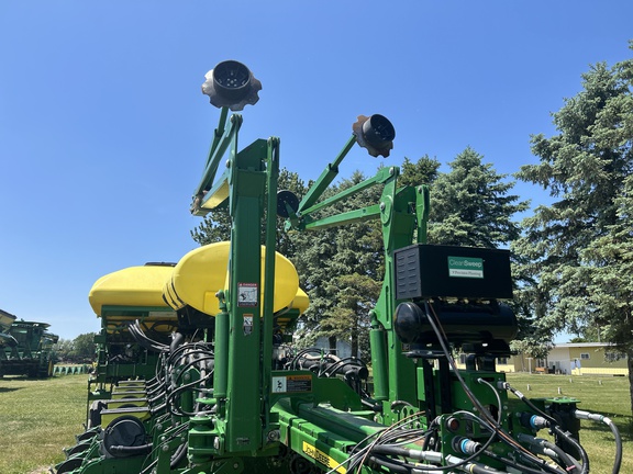 2017 John Deere 1775NT Planter