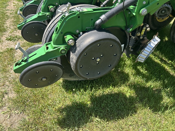 2017 John Deere 1775NT Planter