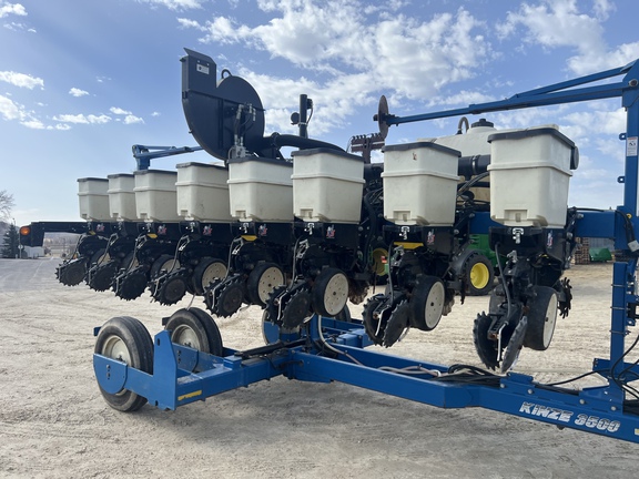 2015 Kinze 3500 Planter