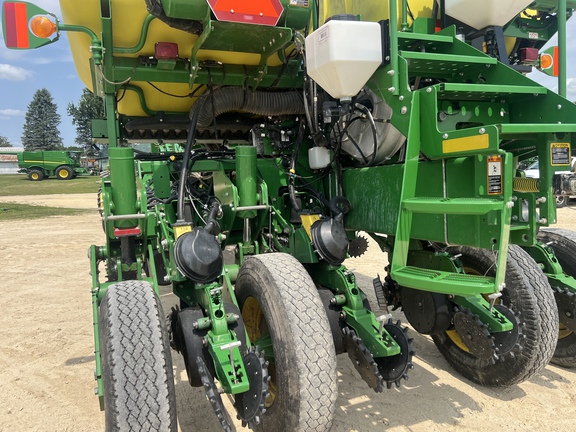 2015 John Deere 1775NT Planter