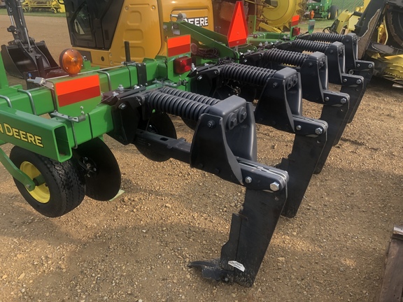 2018 John Deere 2100 Disk Ripper