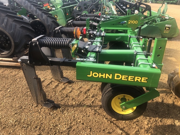 2018 John Deere 2100 Disk Ripper