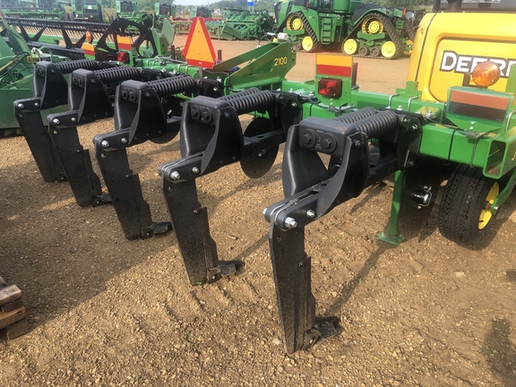 2018 John Deere 2100 Disk Ripper