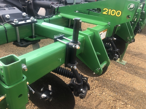 2018 John Deere 2100 Disk Ripper