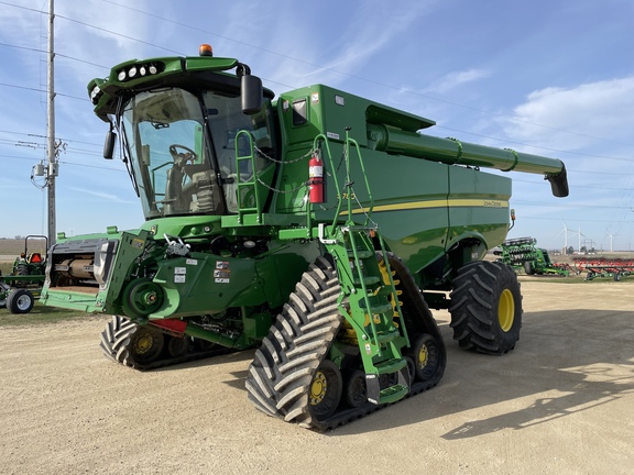 2019 John Deere S780 Combine