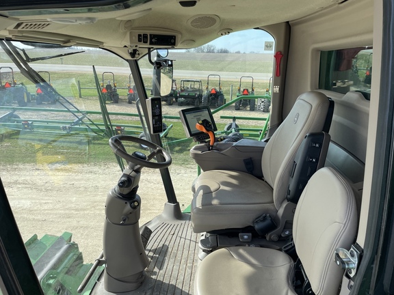 2019 John Deere S780 Combine