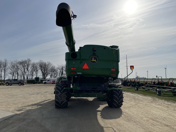 2019 John Deere S780 Combine