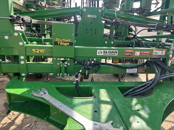 2021 John Deere 2230FH Field Cultivator