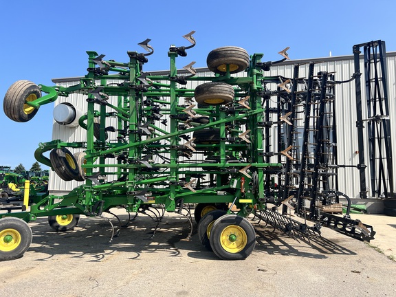 2021 John Deere 2230FH Field Cultivator