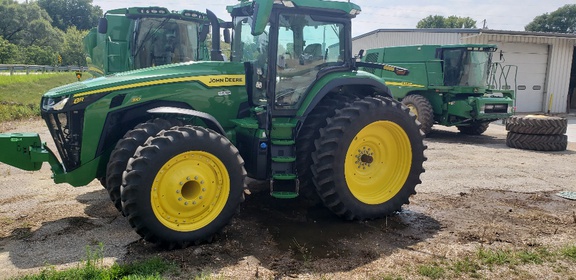 2022 John Deere 8R 310 Tractor