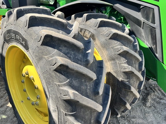 2022 John Deere 8R 370 Tractor