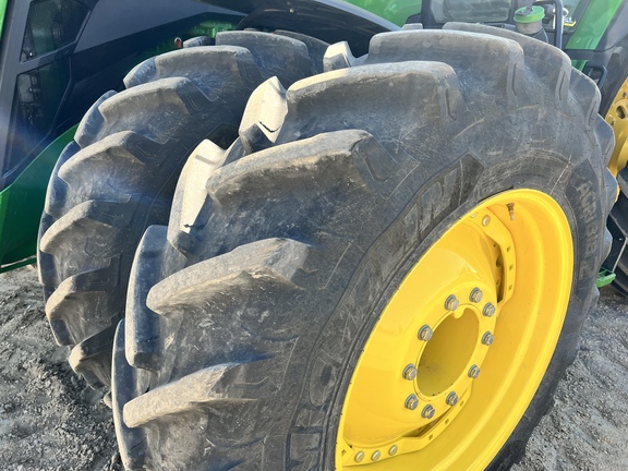 2022 John Deere 8R 370 Tractor