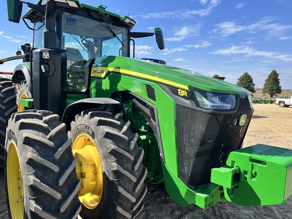 2022 John Deere 8R 370 Tractor