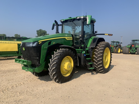 2022 John Deere 8R 250 Tractor