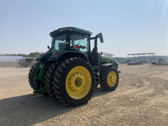 2022 John Deere 8R 250 Tractor