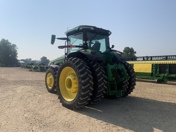 2022 John Deere 8R 250 Tractor