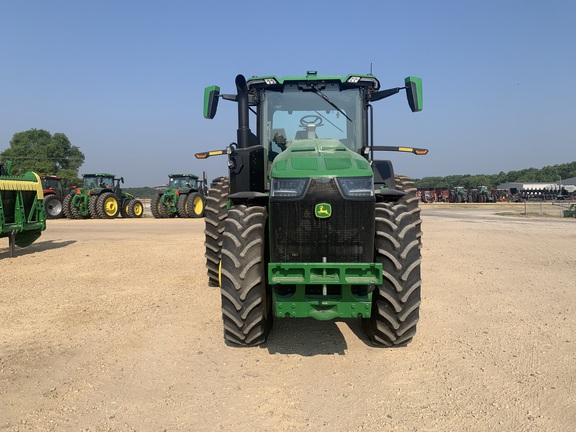 2022 John Deere 8R 250 Tractor