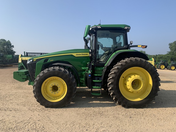 2022 John Deere 8R 370 Tractor