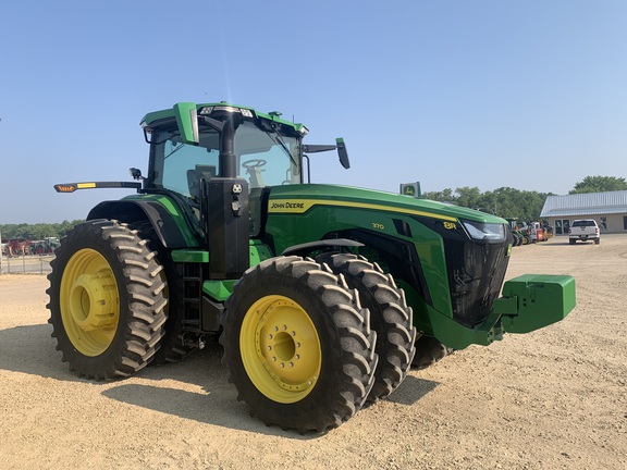 2022 John Deere 8R 370 Tractor