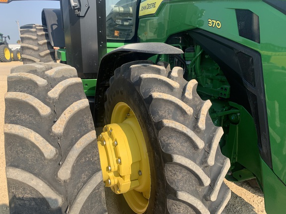 2022 John Deere 8R 370 Tractor