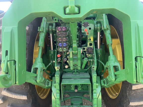 2022 John Deere 8R 370 Tractor