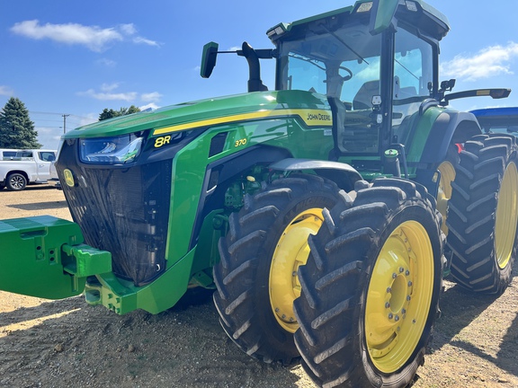 2022 John Deere 8R 370 Tractor