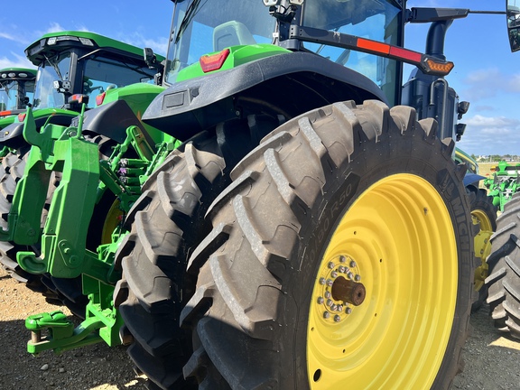 2022 John Deere 8R 370 Tractor