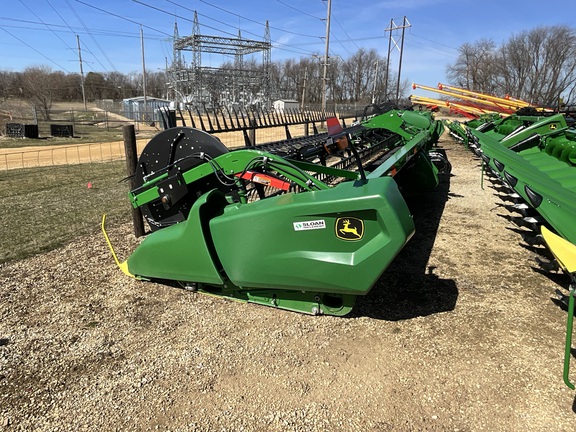 2022 John Deere RD40F Header Combine