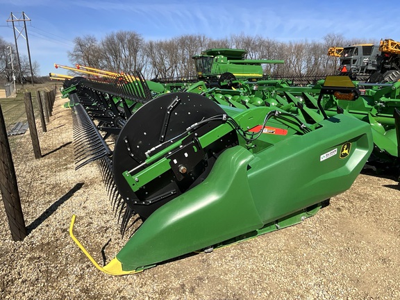 2022 John Deere RD40F Header Combine