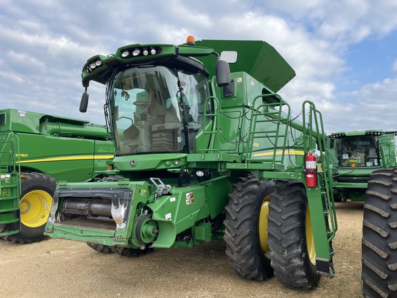 2013 John Deere S680 Combine