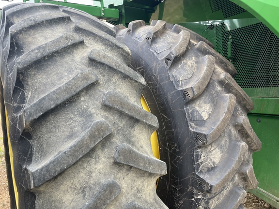2013 John Deere S680 Combine