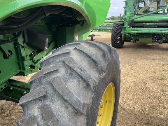 2013 John Deere S680 Combine