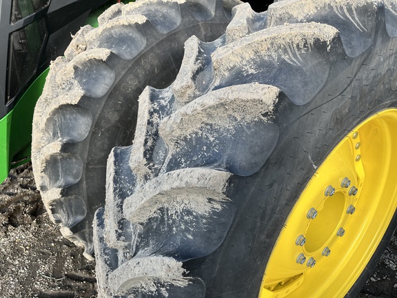 2023 John Deere 8R 370 Tractor