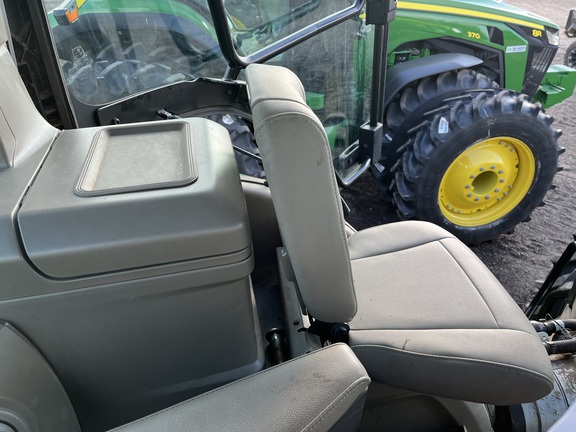 2023 John Deere 8R 370 Tractor