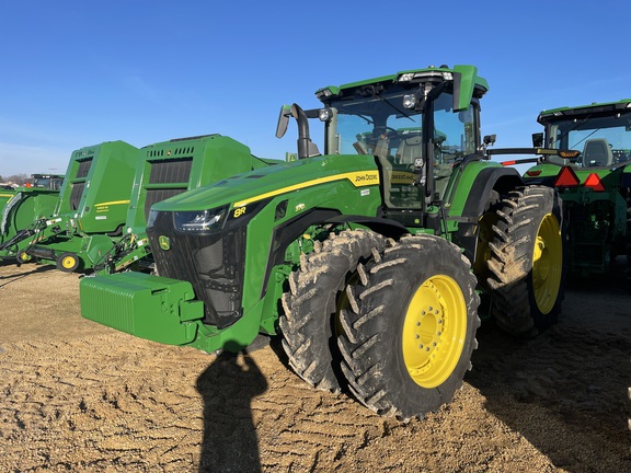 2022 John Deere 8R 370 Tractor