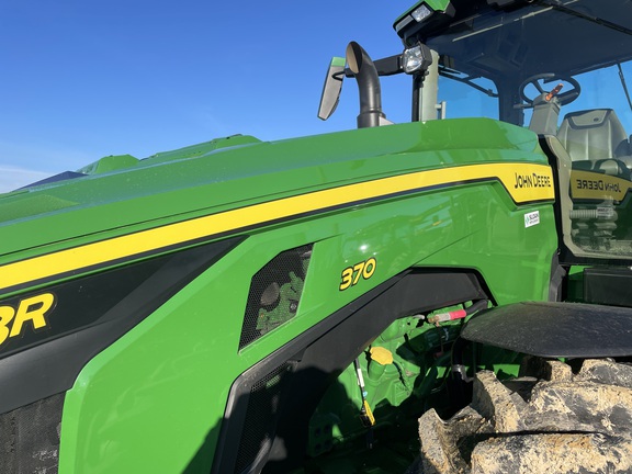 2022 John Deere 8R 370 Tractor