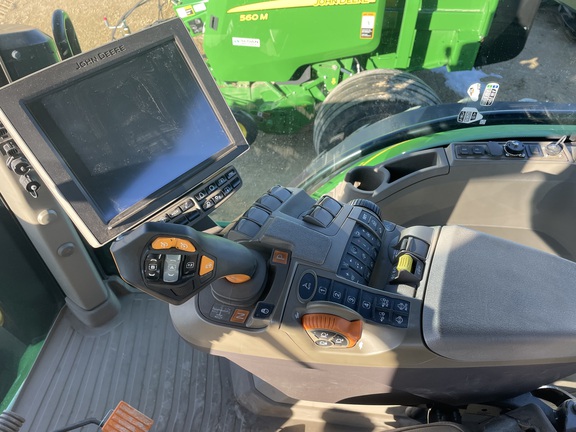 2022 John Deere 8R 370 Tractor