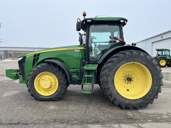 2013 John Deere 8335R Tractor