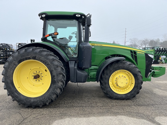 2013 John Deere 8335R Tractor