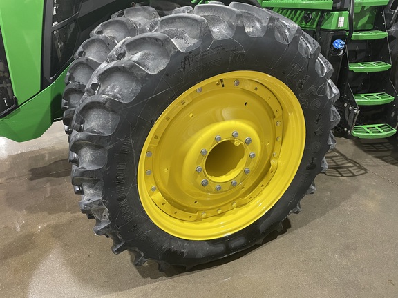 2022 John Deere 8R 370 Tractor